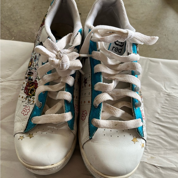 Designer Marc Ecko sneakers with skull and flower designs, size US 7 - Picture 3 of 4
